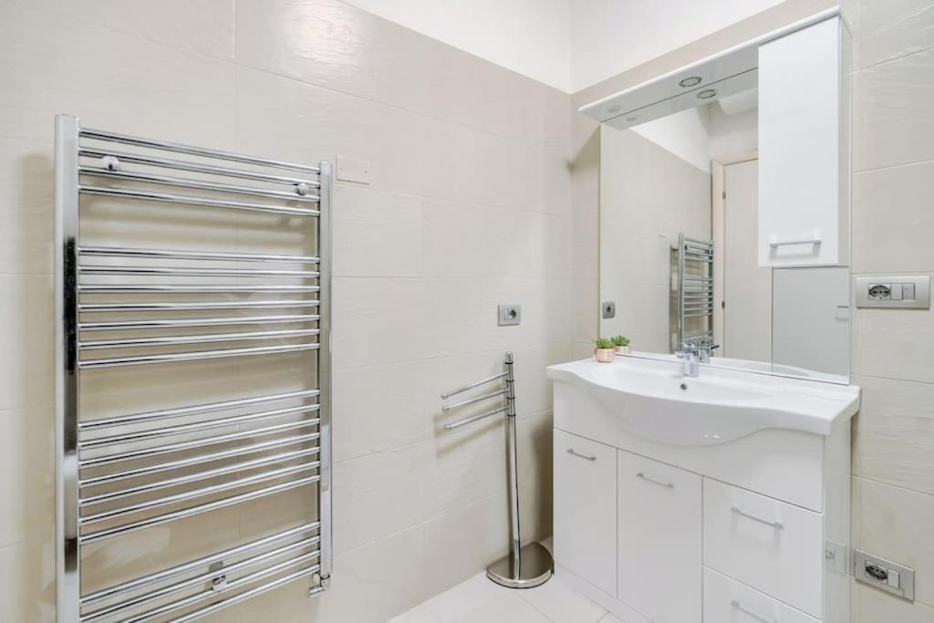 Duomo 15 Min Walk - Luxury Flat, Netflix And Wi-fi Appartement *